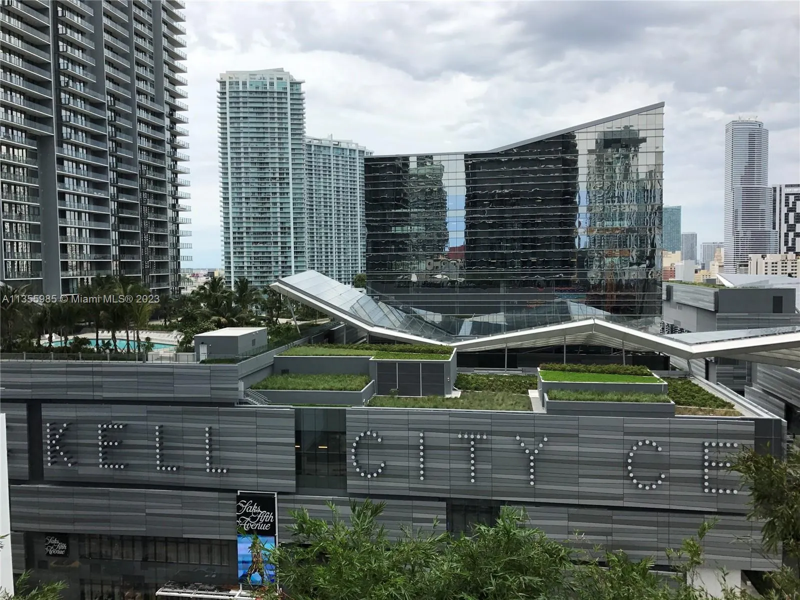 1 bedroom 1 bath for sale at 45 SW 9th St # 1109, Miami FL 33130