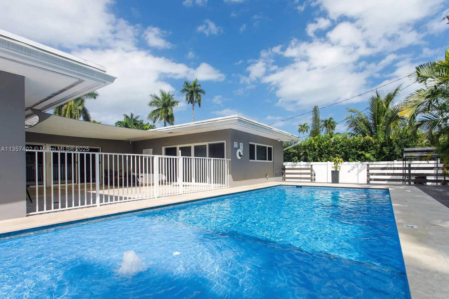 5 bedroom 3 bath for rent at 1218 Hollywood Blvd, Hollywood FL 33019