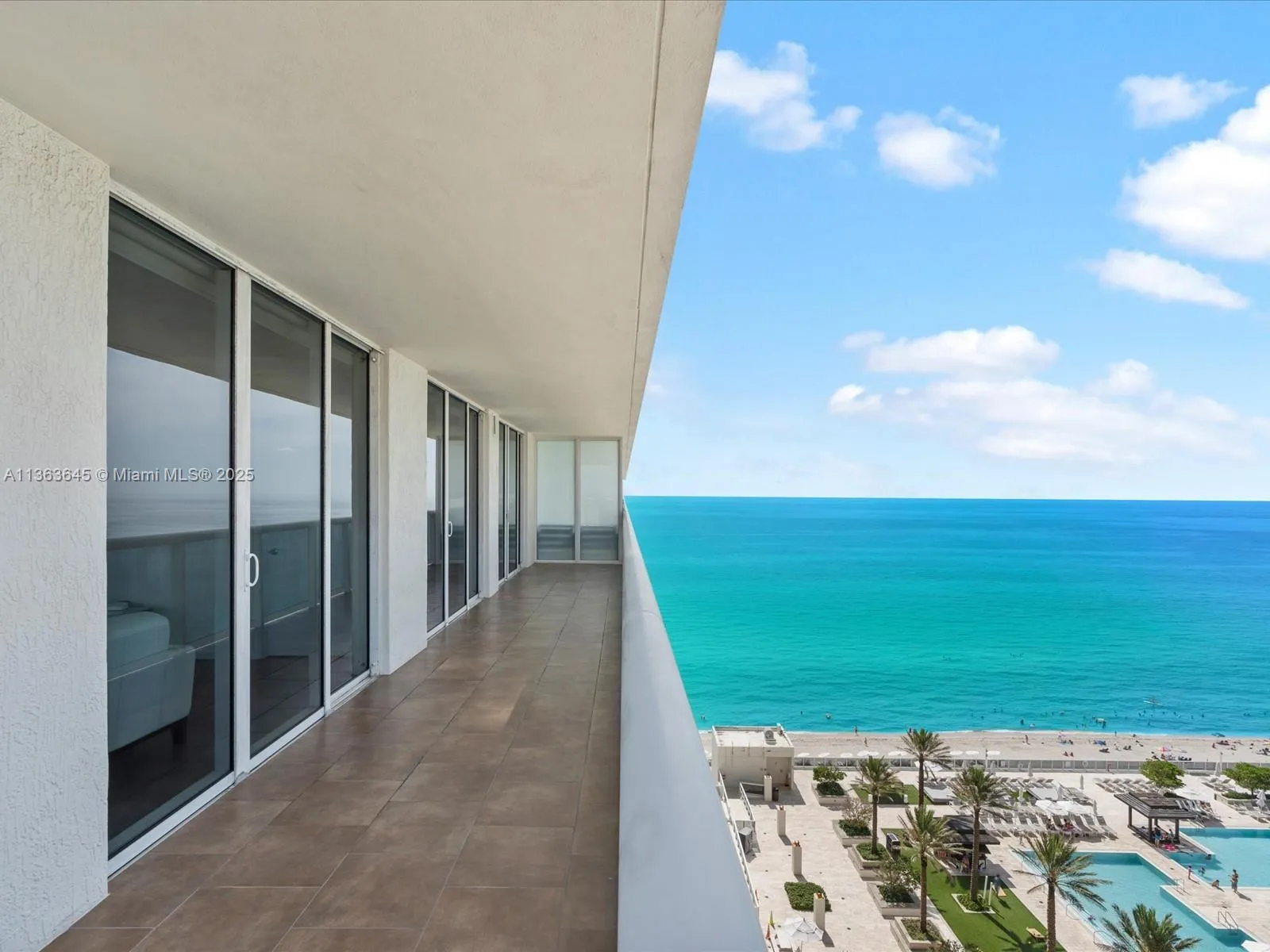 2 bedroom 2 bath for rent at 1830 S Ocean Dr, Hallandale Beach FL 33009
