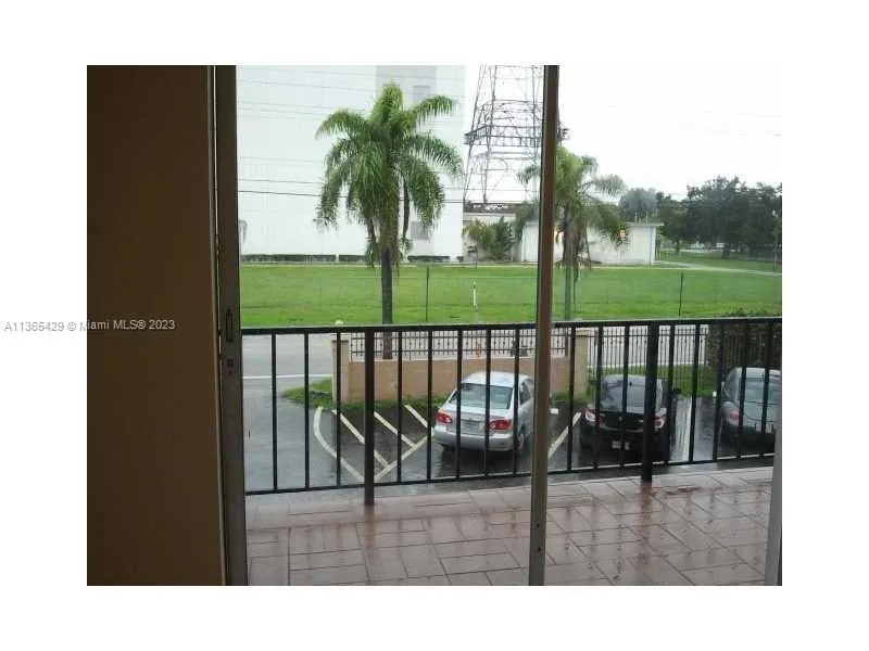 5100 SW 41st St, Pembroke Park FL 33023