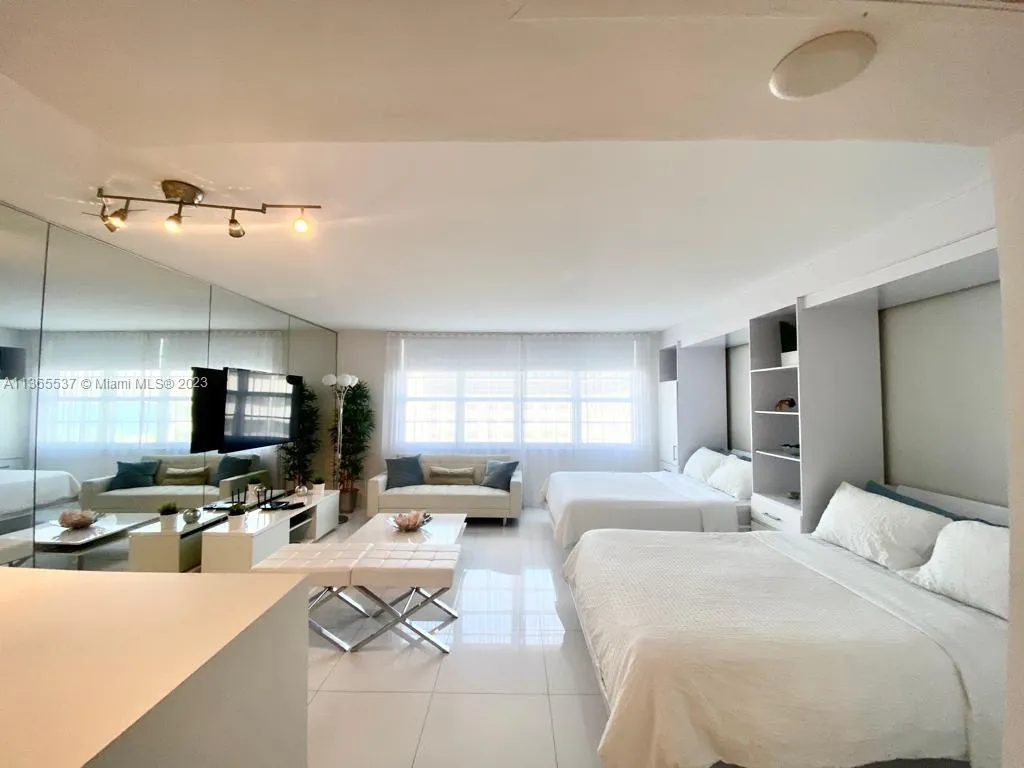 1 bath for sale at 100 Lincoln Rd # 906, Miami Beach FL 33139