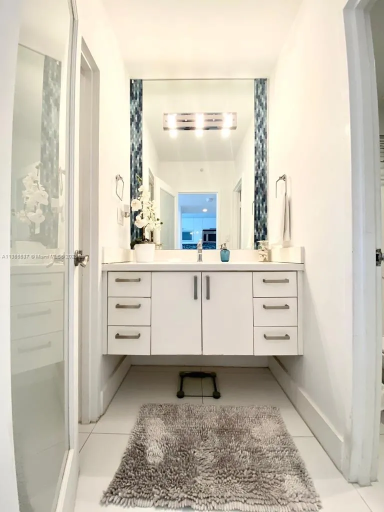 100 Lincoln Rd # 906, Miami Beach FL 33139