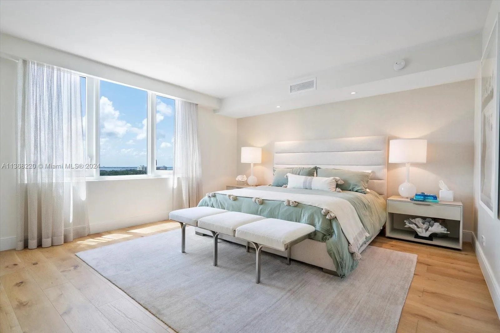 2301 Collins Ave, Miami Beach FL 33139