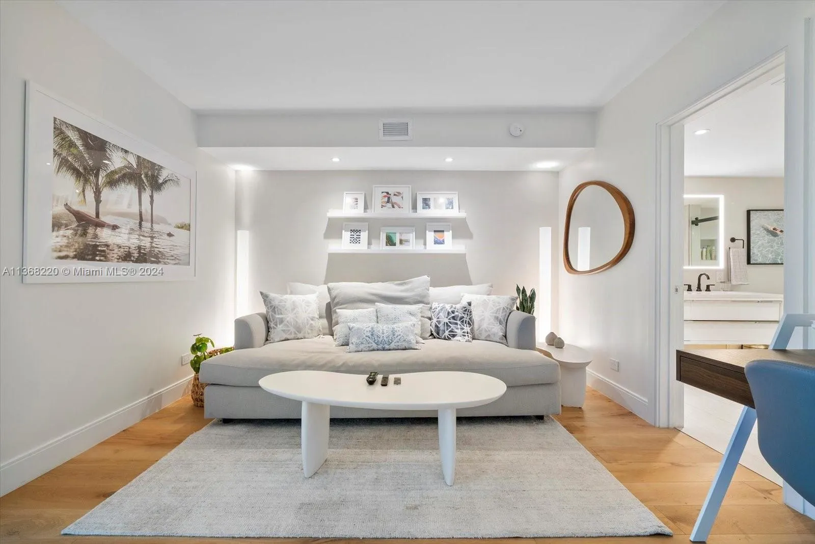 2301 Collins Ave, Miami Beach FL 33139