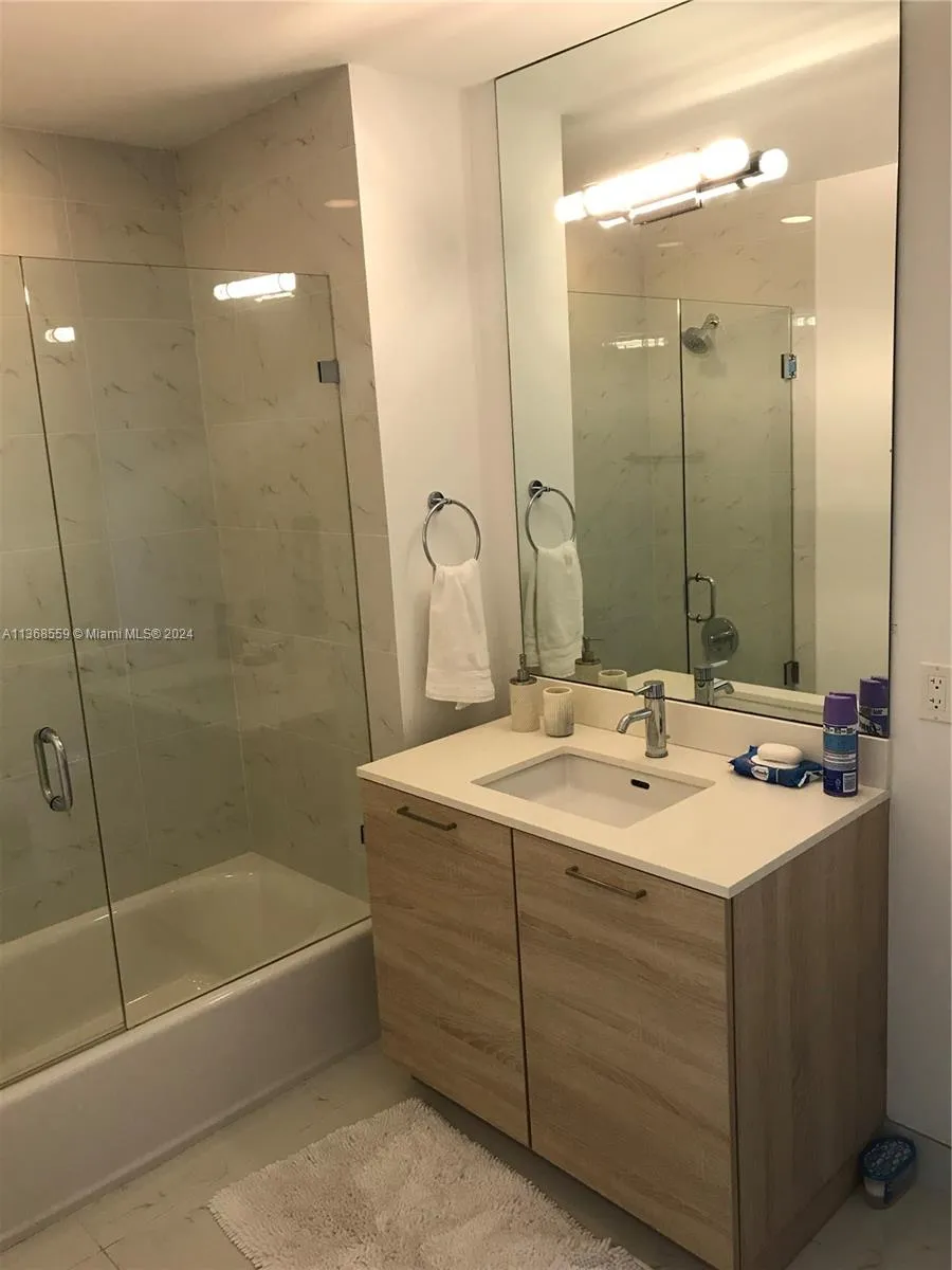 16385 Biscayne Blvd # 7, North Miami Beach FL 33160