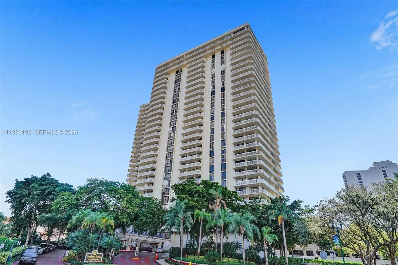2 bedroom 2 bath for sale at 19355 Turnberry Way # 3D, Aventura FL 33180
