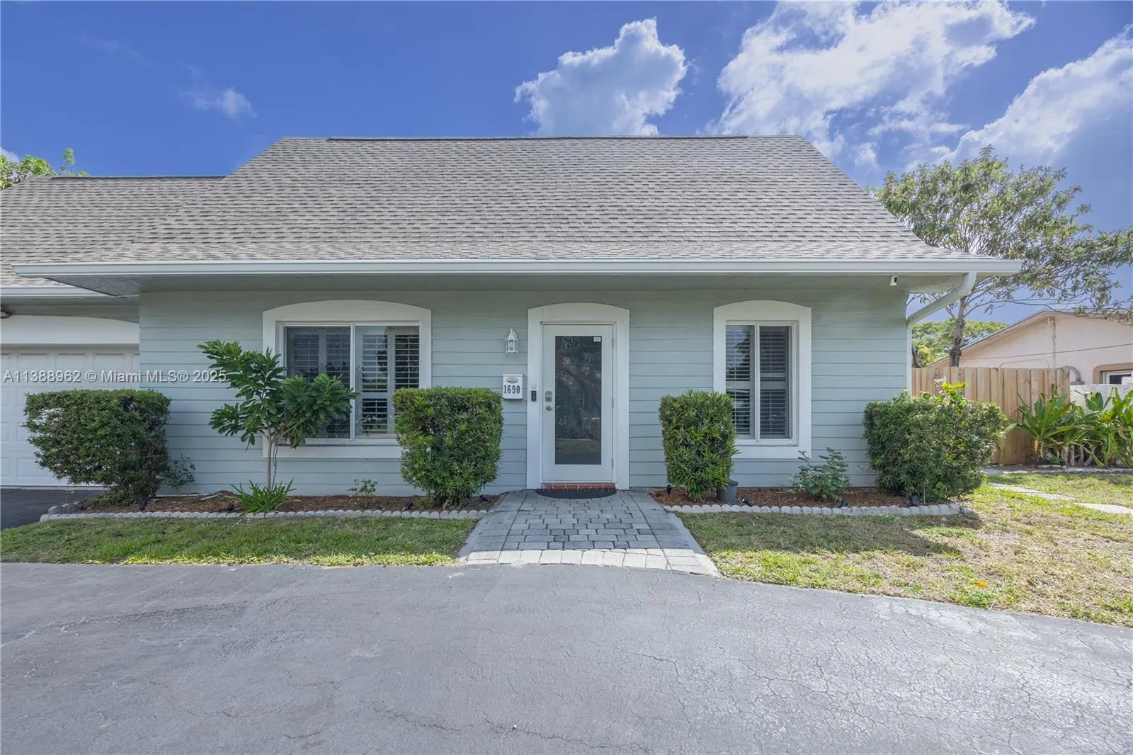 1690 NE 25th Ave, Pompano Beach FL 33062