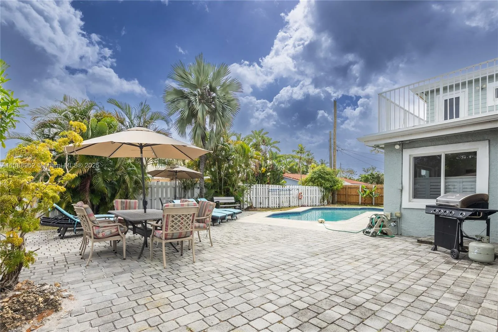 1690 NE 25th Ave, Pompano Beach FL 33062