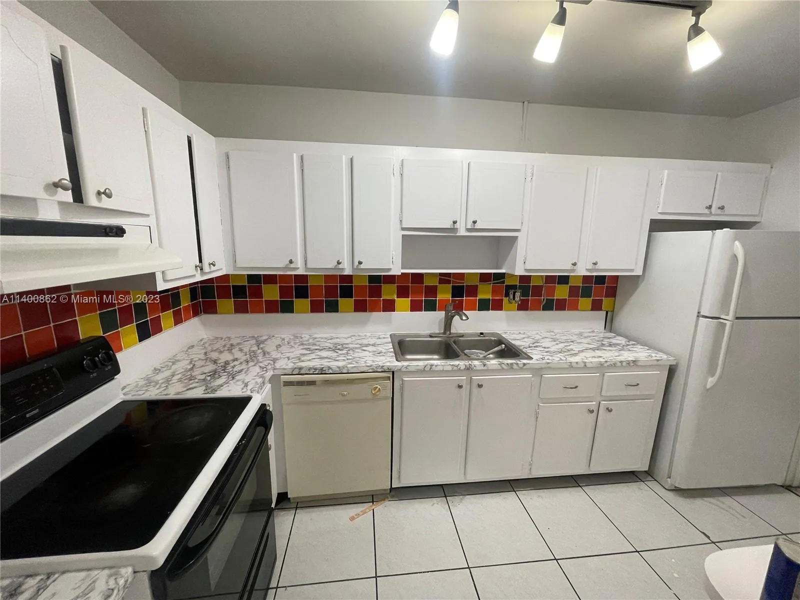 2 bedroom 2 bath for sale at 1420 Atlantic Shores Blvd # 326, Hallandale Beach FL 33009