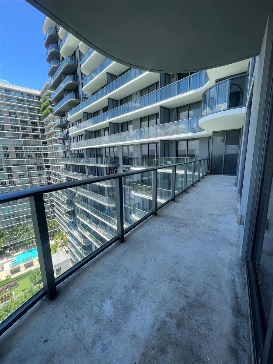121 NE 34 St # 2215, Miami FL 33137