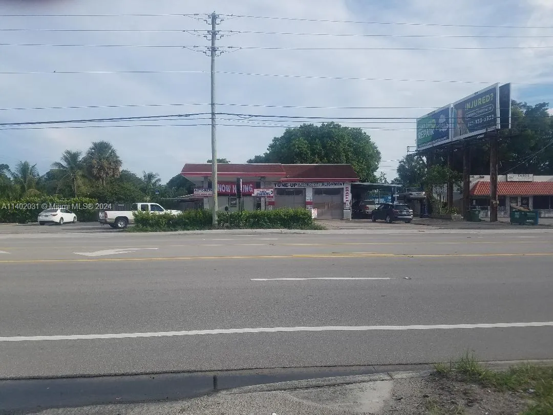 for sale at 3750 N 10th Ave N, Palm Springs FL 33461