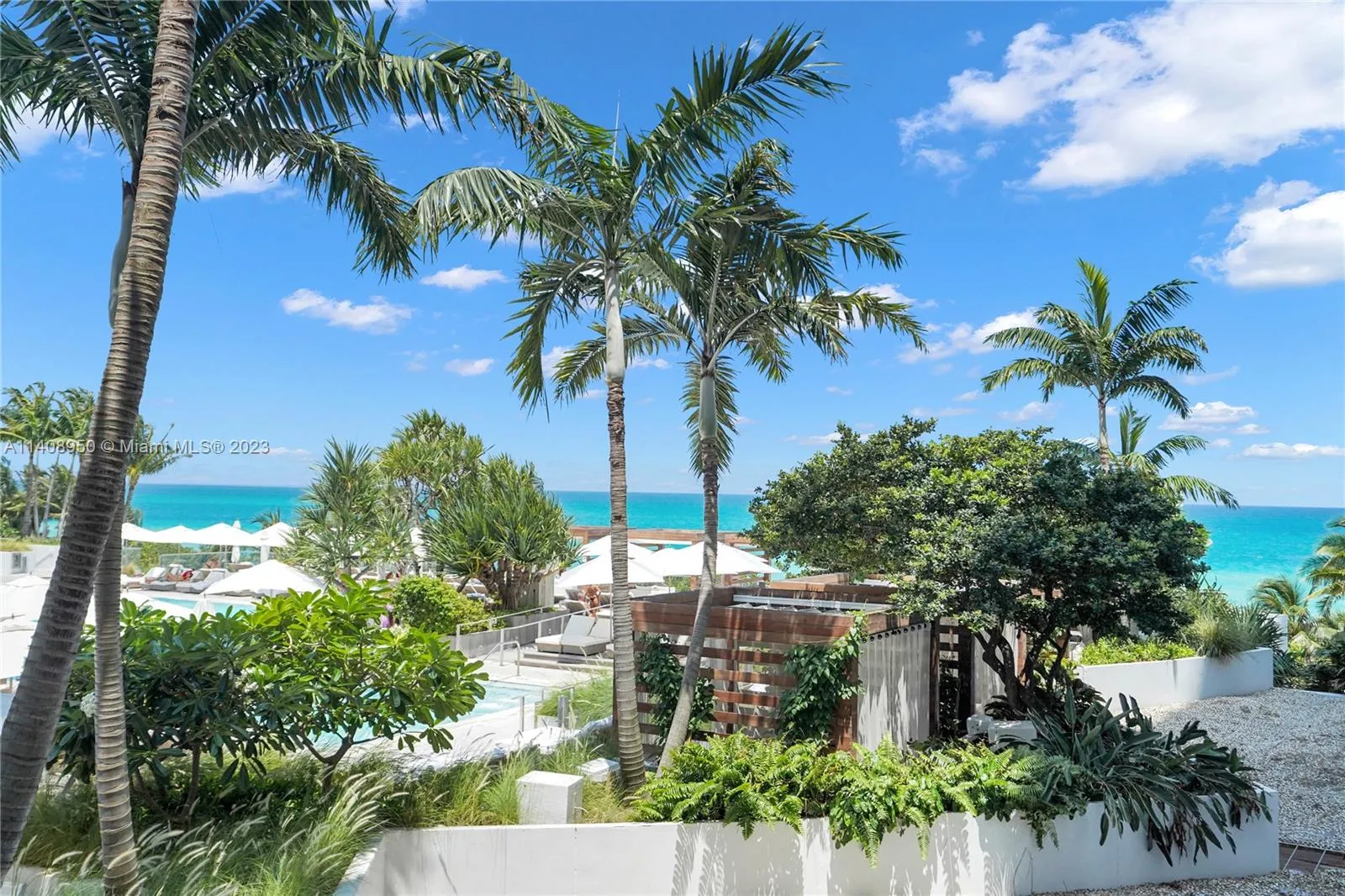 1 bedroom 2 bath for rent at 2301 Collins Ave # 416, Miami Beach FL 33139