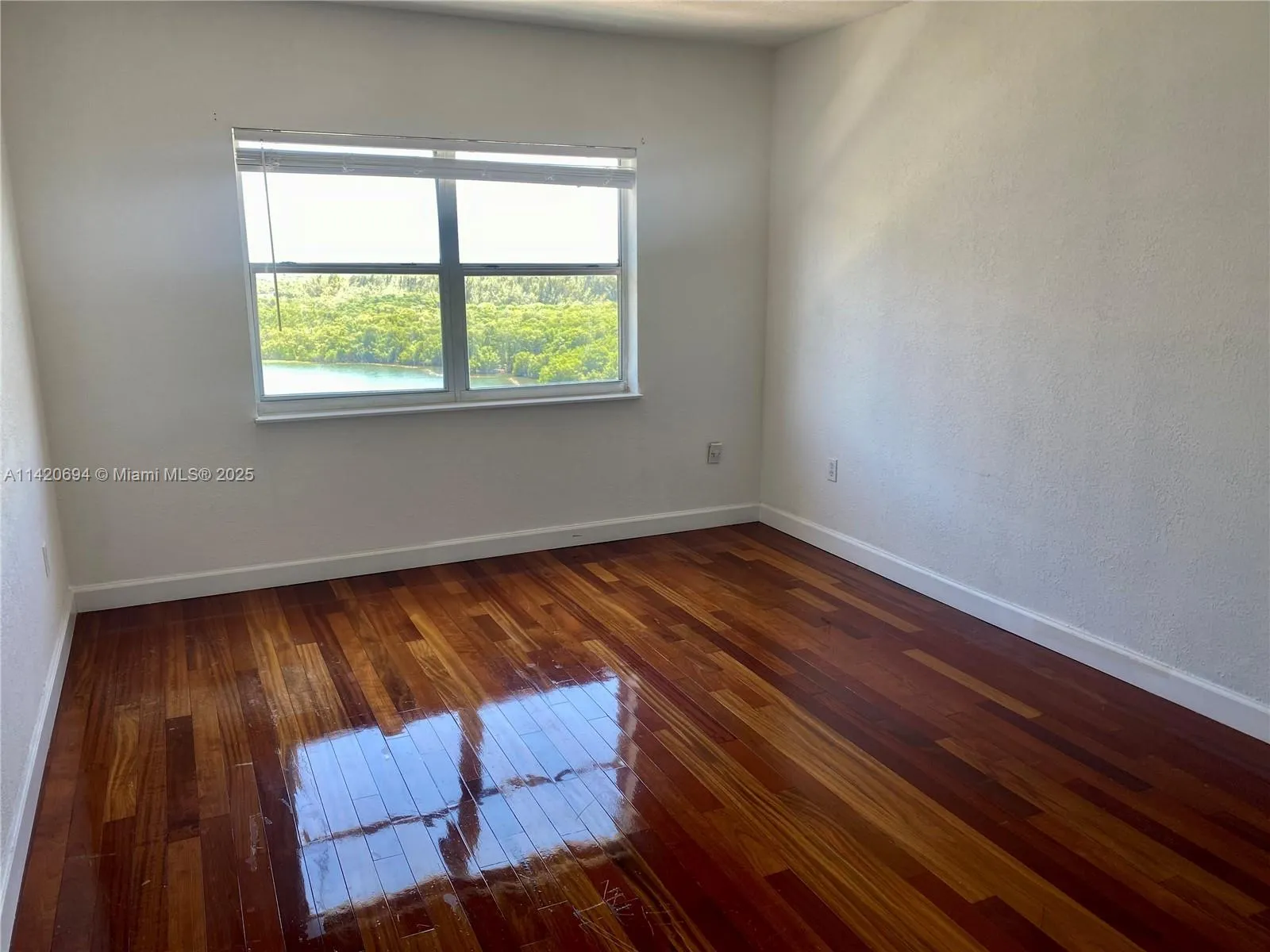 400 Kings Point Dr # 1406, Sunny Isles Beach FL 33160