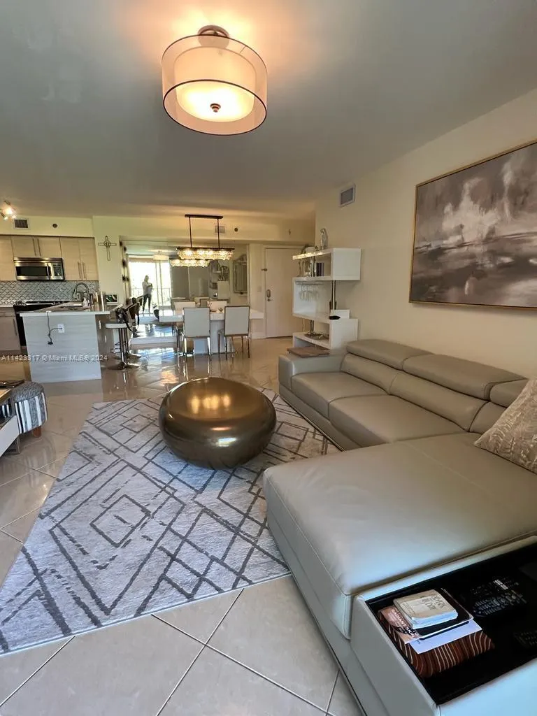 19901 E Country Club Dr # 2505, Aventura FL 33180