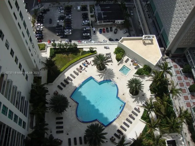 1 bedroom 1 bath for rent at 300 S Biscayne Blvd # 1703, Miami FL 33131