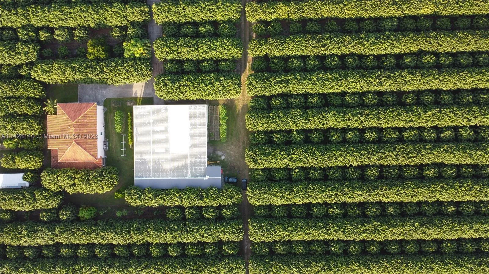 5 bedroom 4 bath for sale at 33300 SW 202nd Ave, Homestead FL 33034