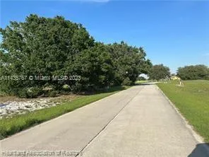 1329 Blue Heron Drive, Sebring FL 33876