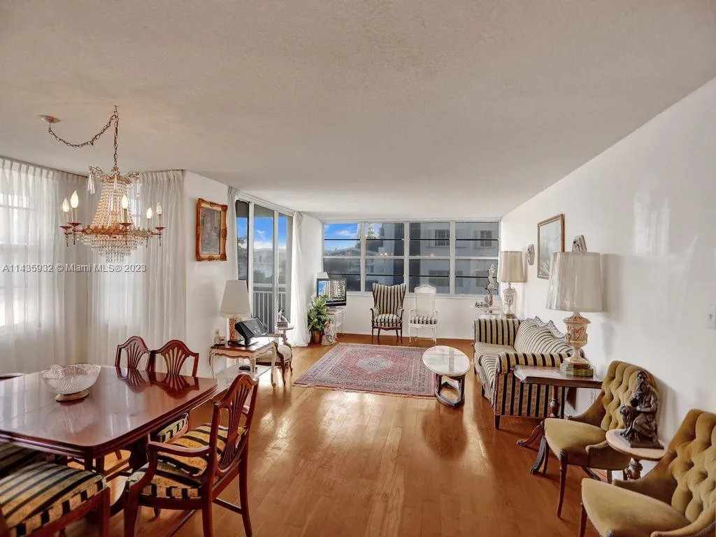 2 bedroom 2 bath for sale at 18051 Biscayne Blvd # 304, Aventura FL 33160