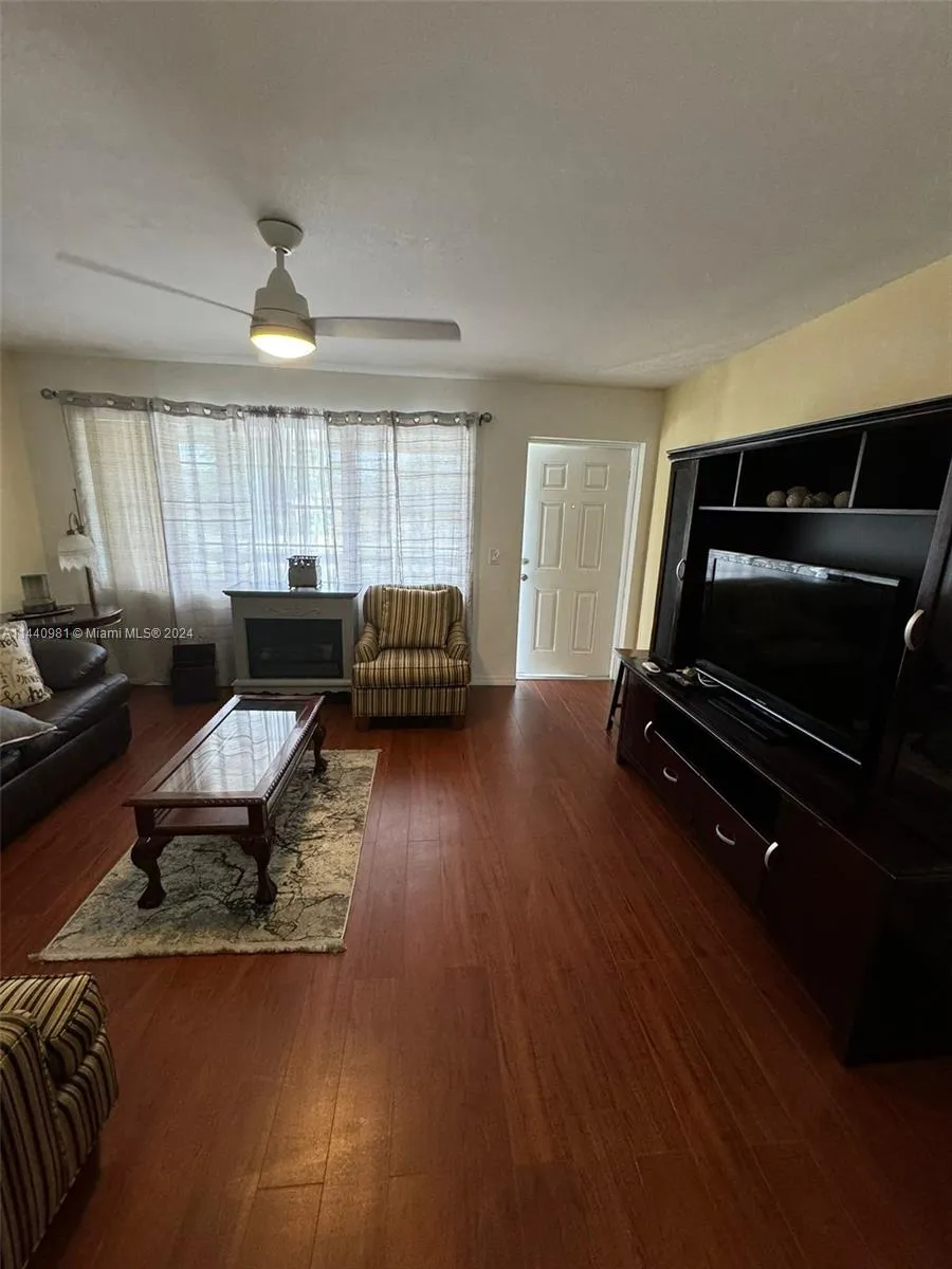1 bedroom 1 bath for sale at 221 Kent M # 221, West Palm Beach FL 33417