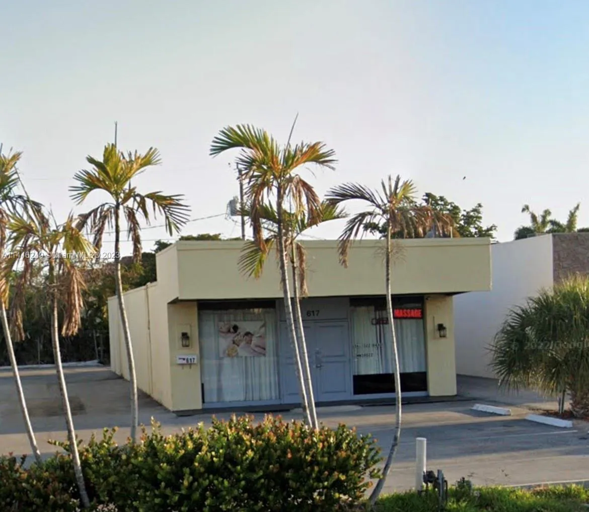 617 Northlake Blvd, North Palm Beach FL 33408