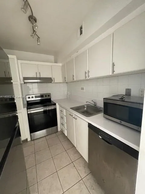 1000 West Ave # 927, Miami Beach FL 33139