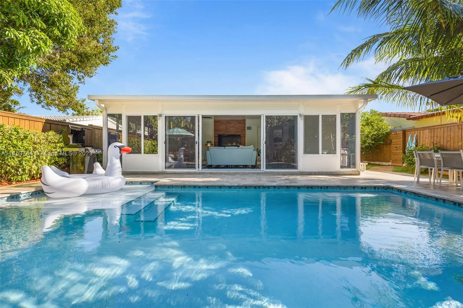 2 bedroom 2 bath for rent at 201 NE 16th Ct, Fort Lauderdale FL 33305