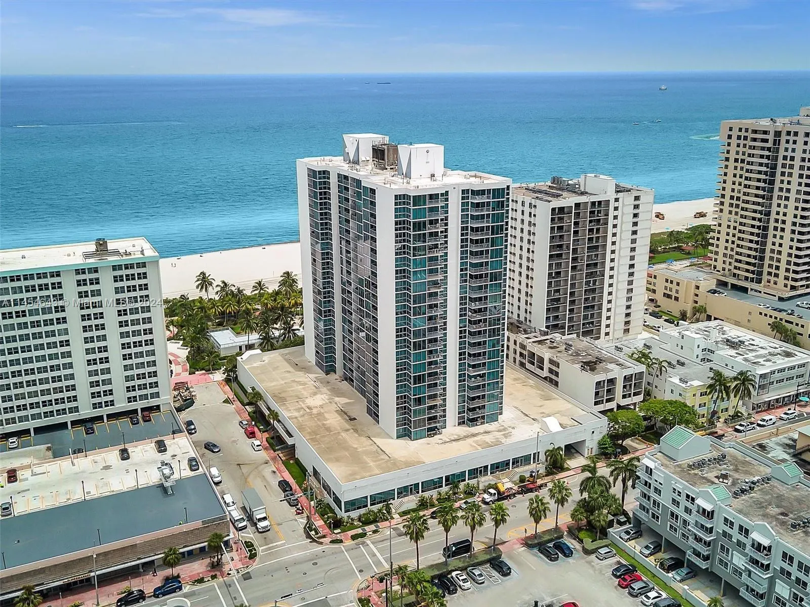 2 bedroom 2 bath for sale at 2655 Collins Ave # 706, Miami Beach FL 33140