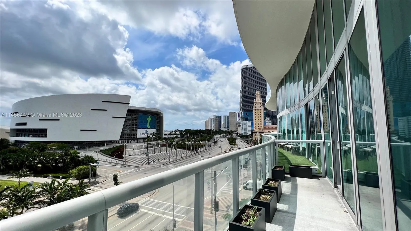 888 Biscayne  Blvd, Miami FL 33132