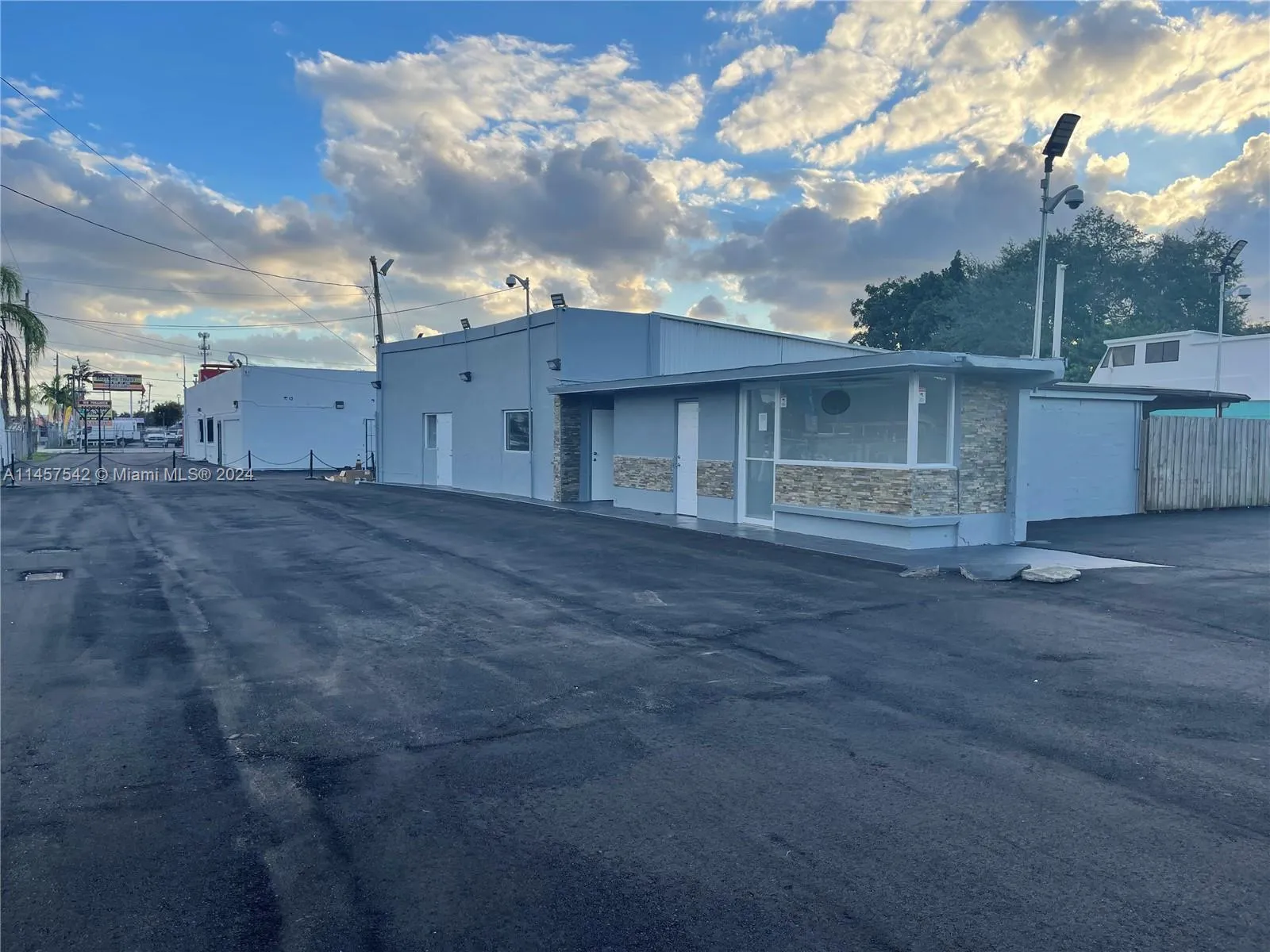 9800 NW 27th Ave, Miami FL 33147