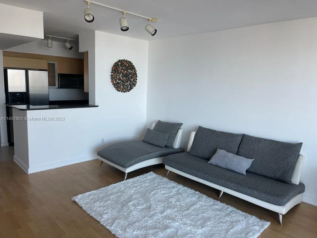 325 S Biscayne Blvd # 3716, Miami FL 33131