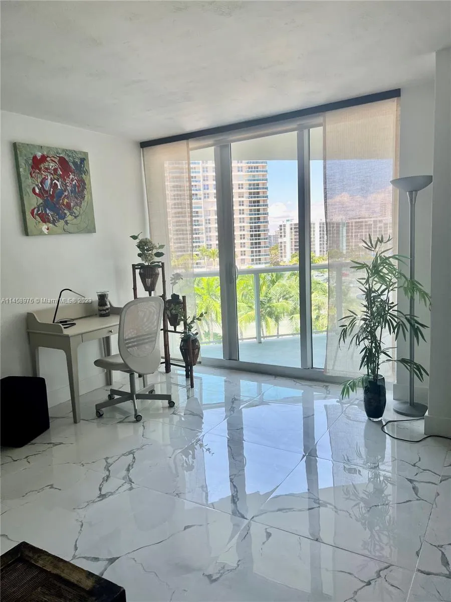1 bedroom 1 bath for rent at 3801 S Ocean Dr # 6S, Hollywood FL 33019