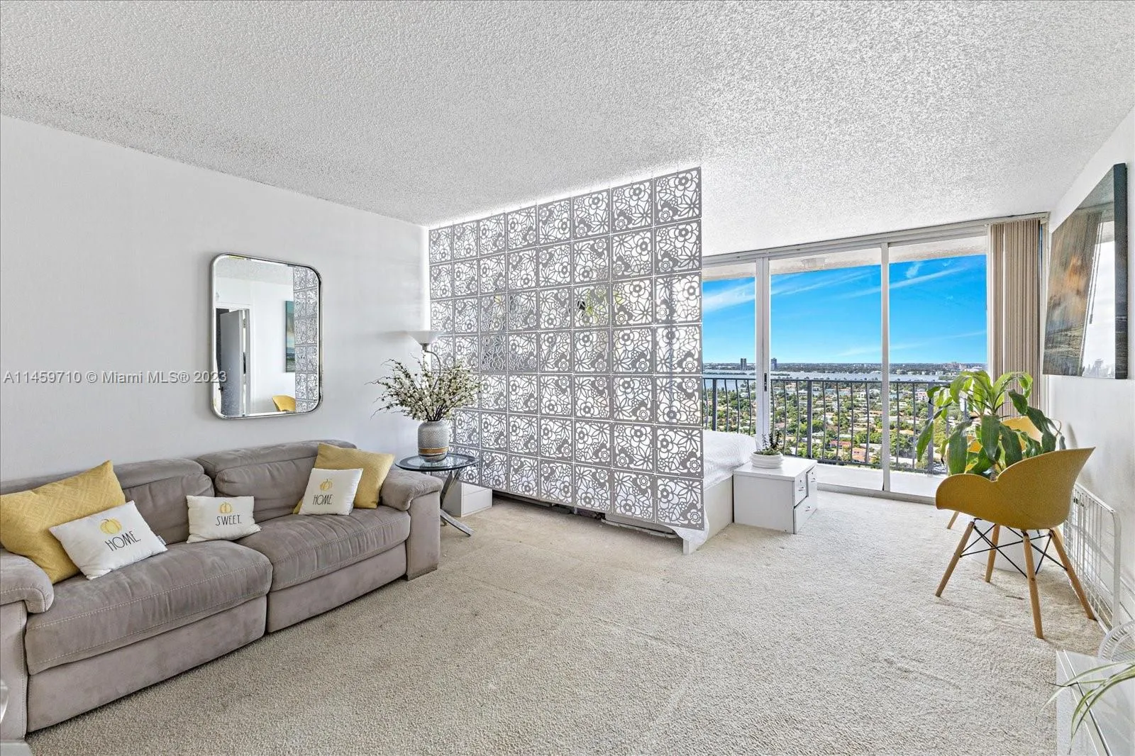 7601 E Treasure Dr # 2404, North Bay Village FL 33141