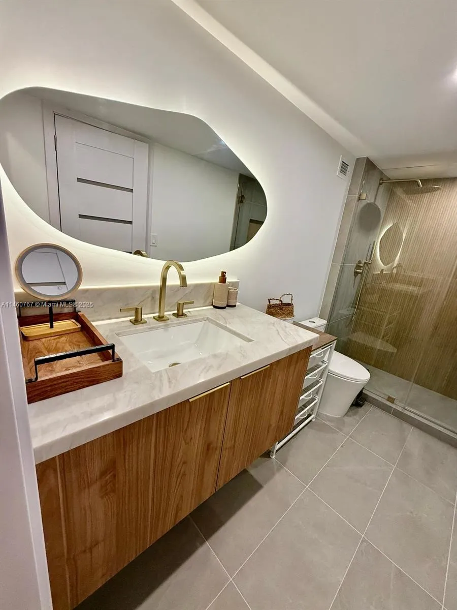 2301 Collins Ave # 1121, Miami Beach FL 33139