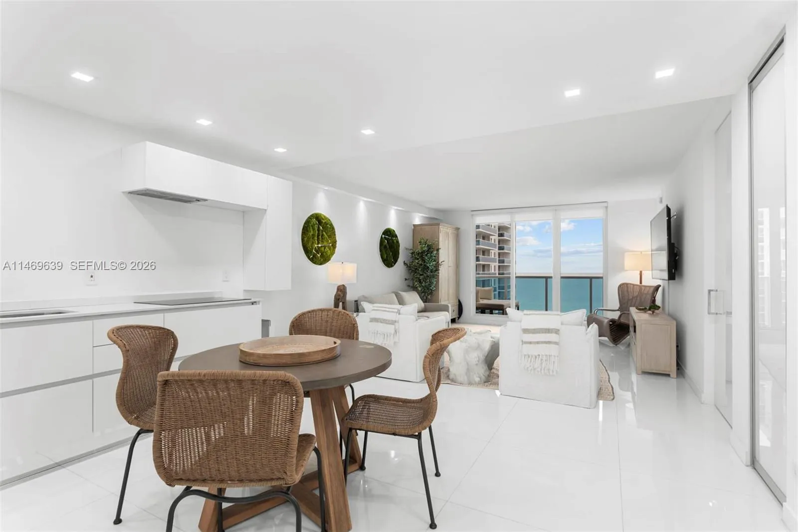 1 bedroom 1 bath for rent at 2301 Collins Ave # 940, Miami Beach FL 33139