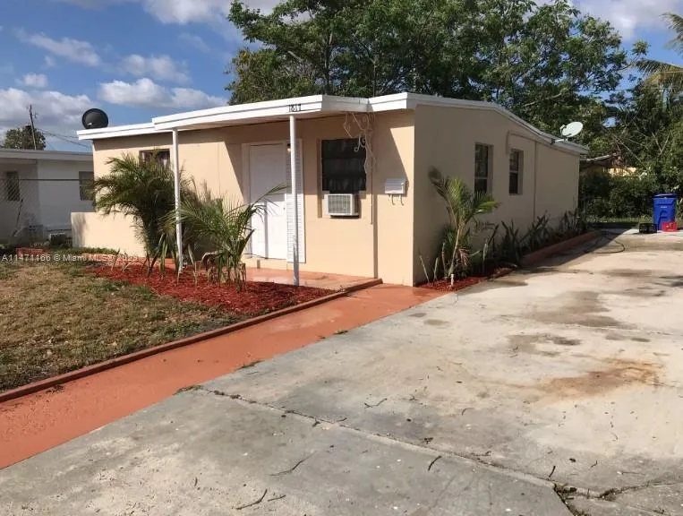 4 bedroom 2 bath for sale at 1817 NW 25th Ave, Fort Lauderdale FL 33311