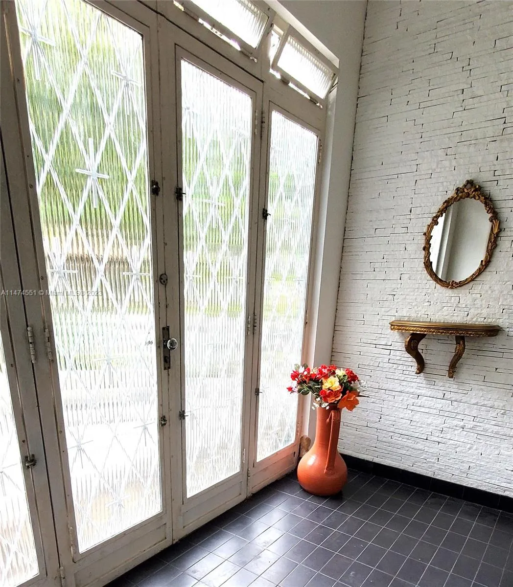 311 MOSELA, FL 25675-481