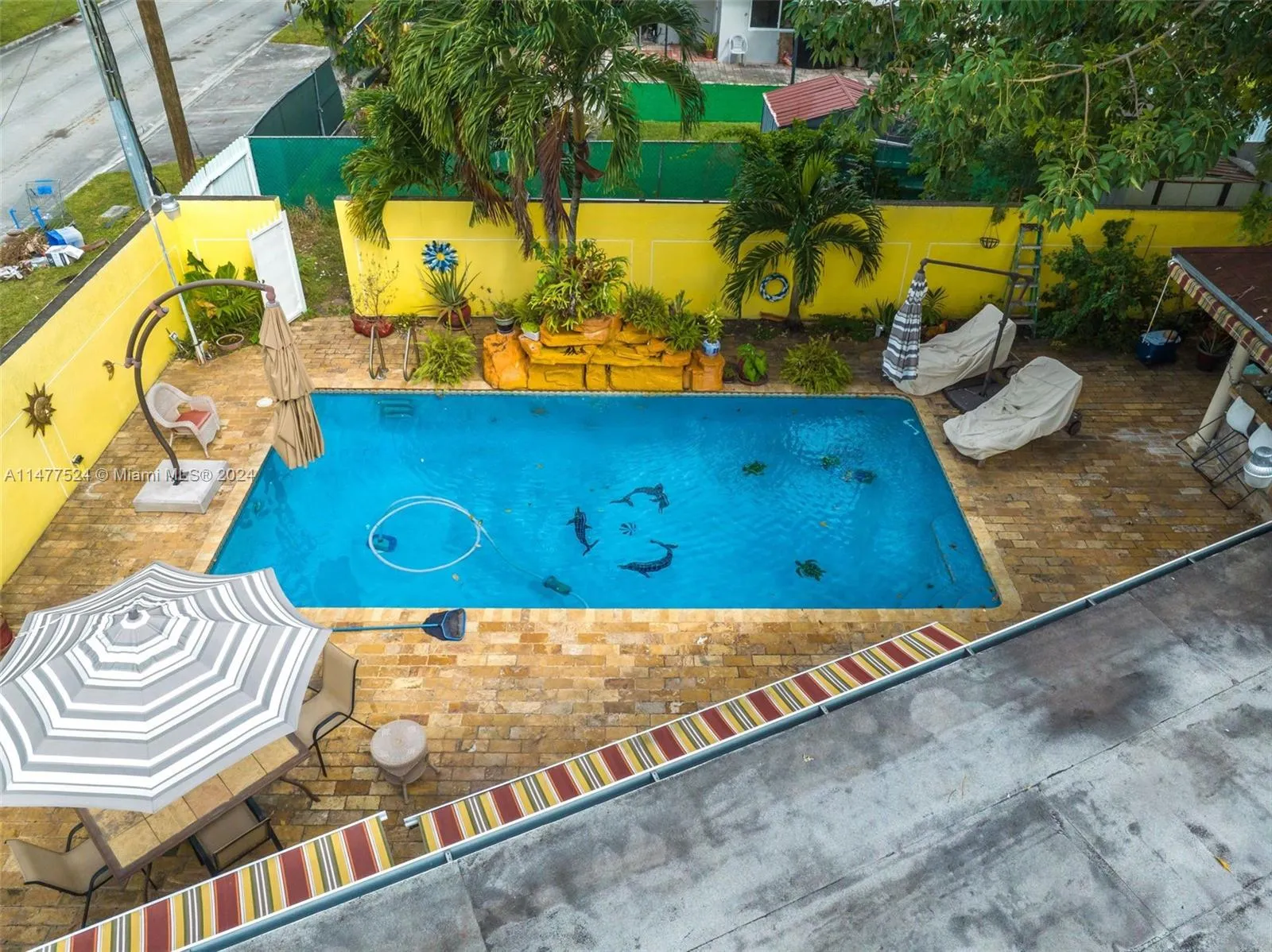 901 E 32nd St, Hialeah FL 33013