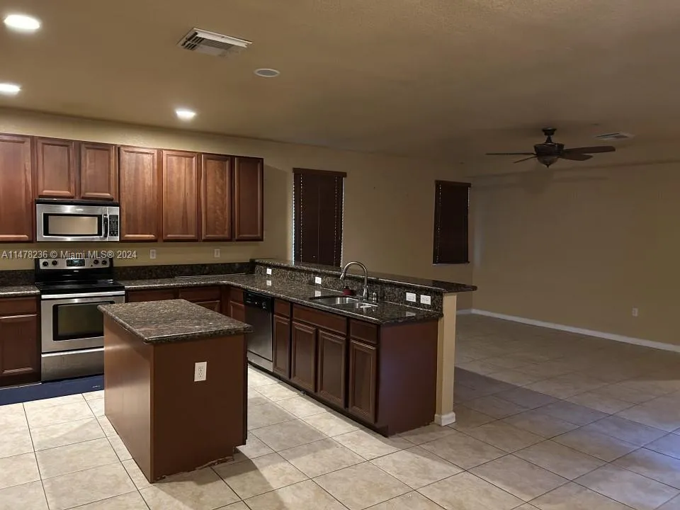 27649 SW 143rd Ct, Homestead FL 33032