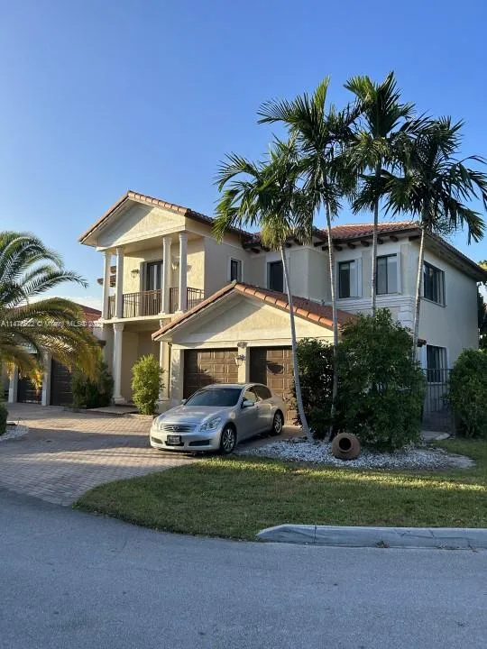5 bedroom 4 bath for sale at 7905 SW 195th St, Cutler Bay FL 33157