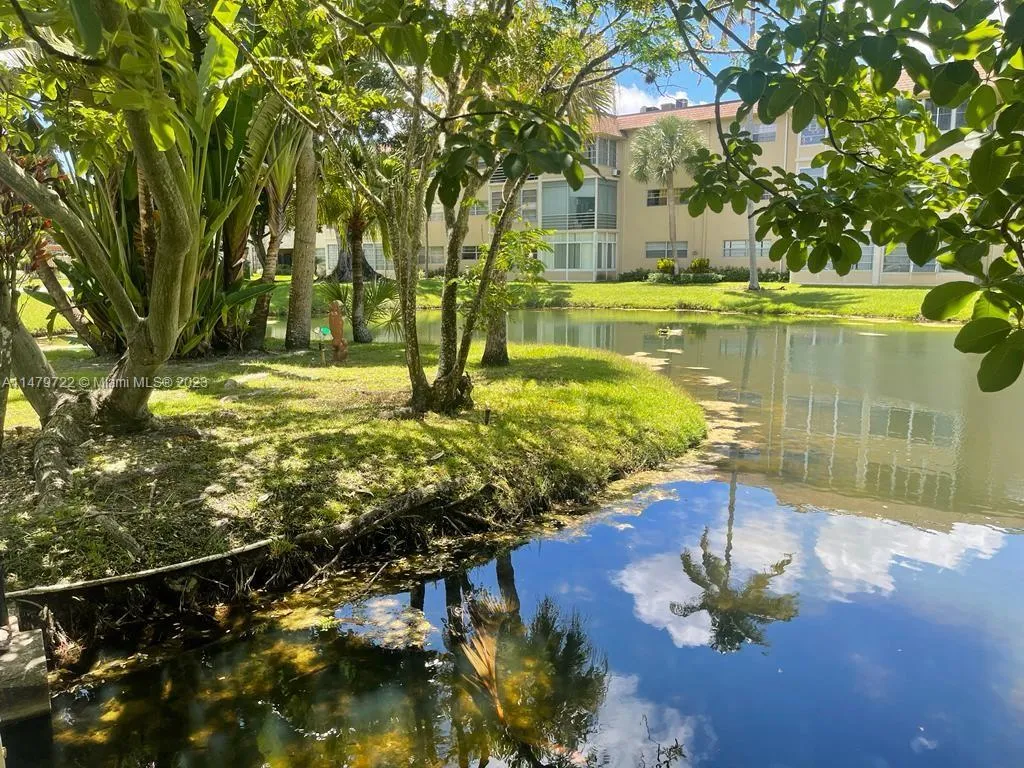 2 bedroom 2 bath for sale at 5051 W Oakland Park Blvd # 204, Lauderdale Lakes FL 33313