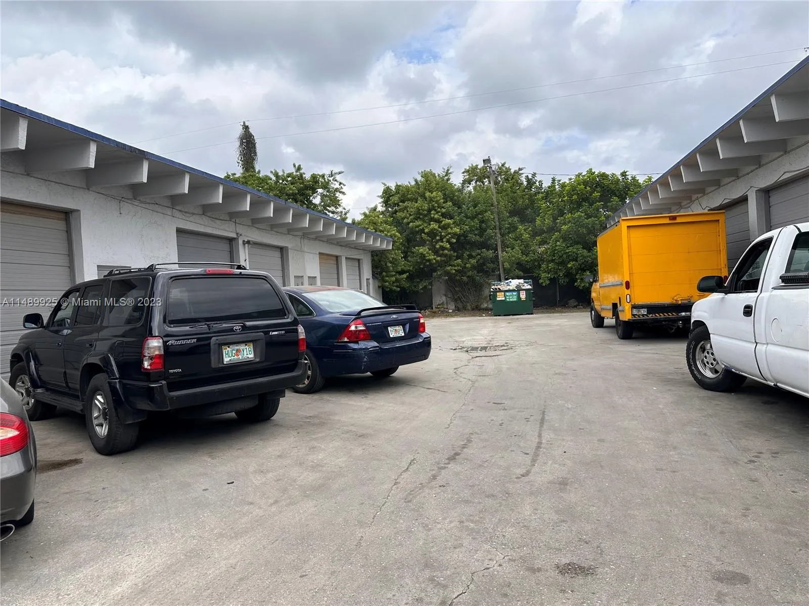 5801-5807 Dawson St, Hollywood FL 33023