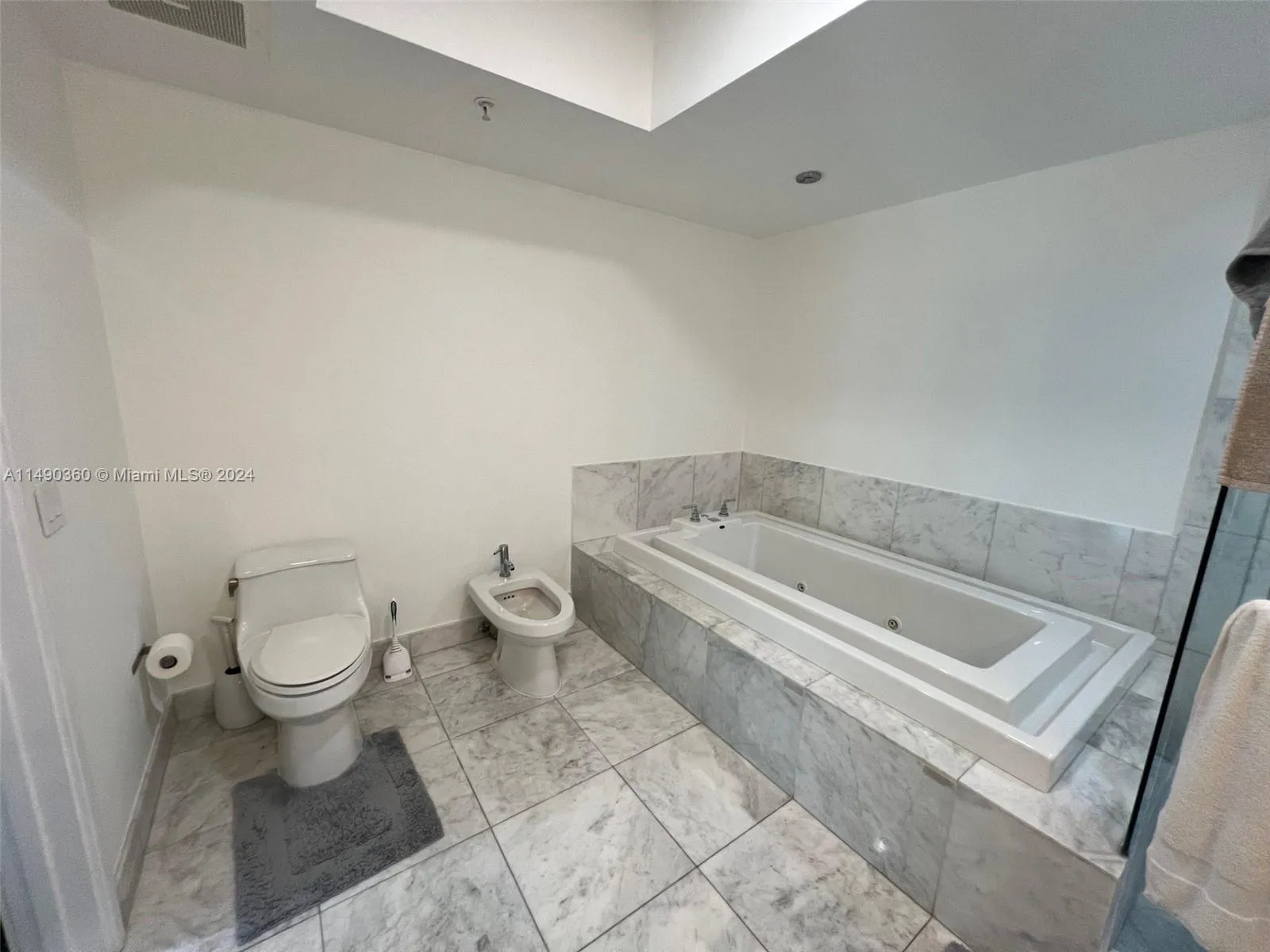 218 SE 14th Street # 1806, Miami FL 33131