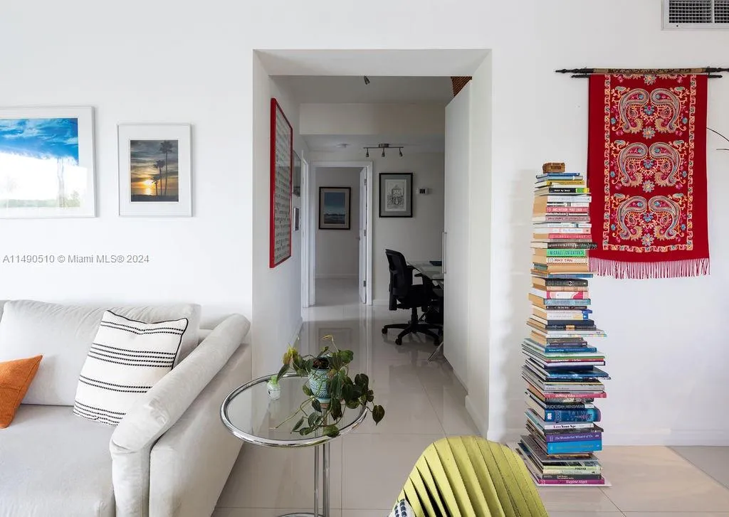 500 Bayview Dr # 221, Sunny Isles Beach FL 33160