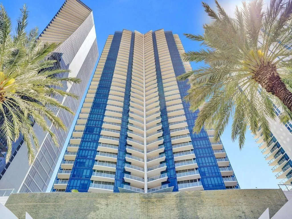 6 bedroom 6 bath for rent at 17121 Collins Ave, Sunny Isles Beach FL 33160