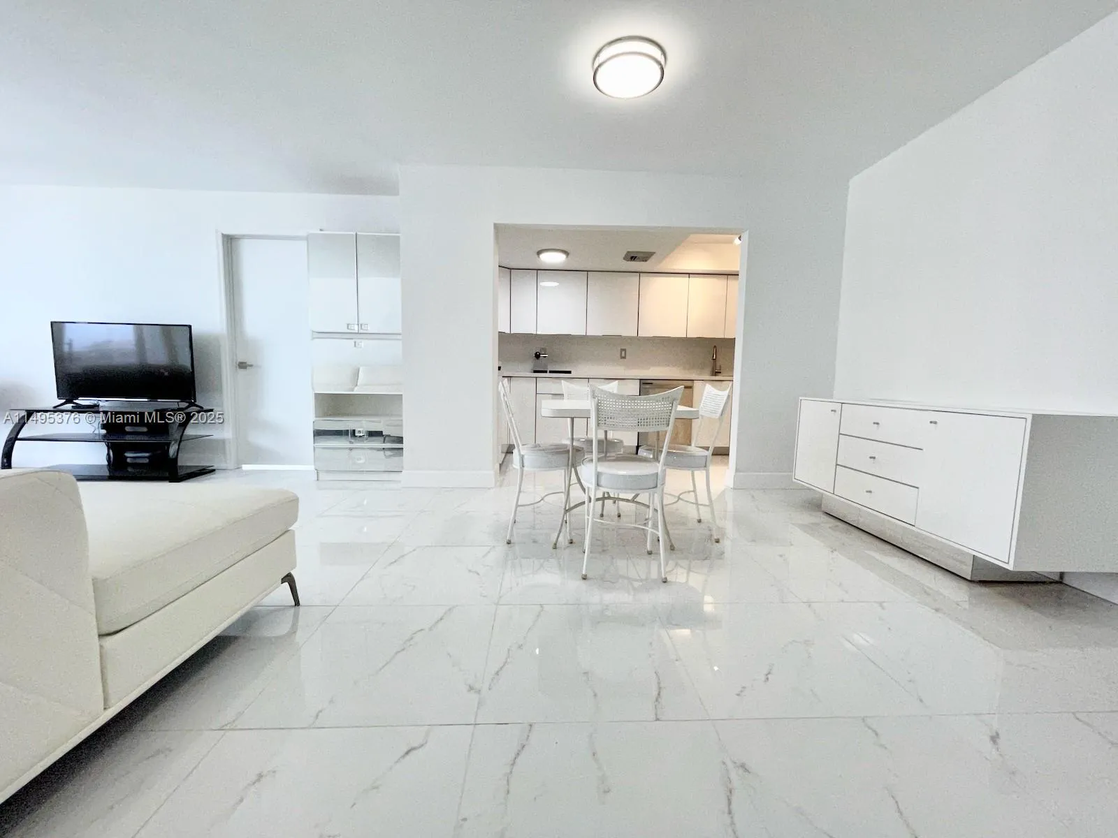 18041 Biscayne Boulv # 502, Aventura FL 33160