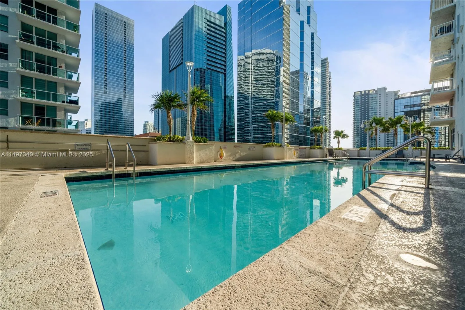 1 bedroom 1 bath for rent at 1200 Brickell Bay Dr # 3619, Miami FL 33131