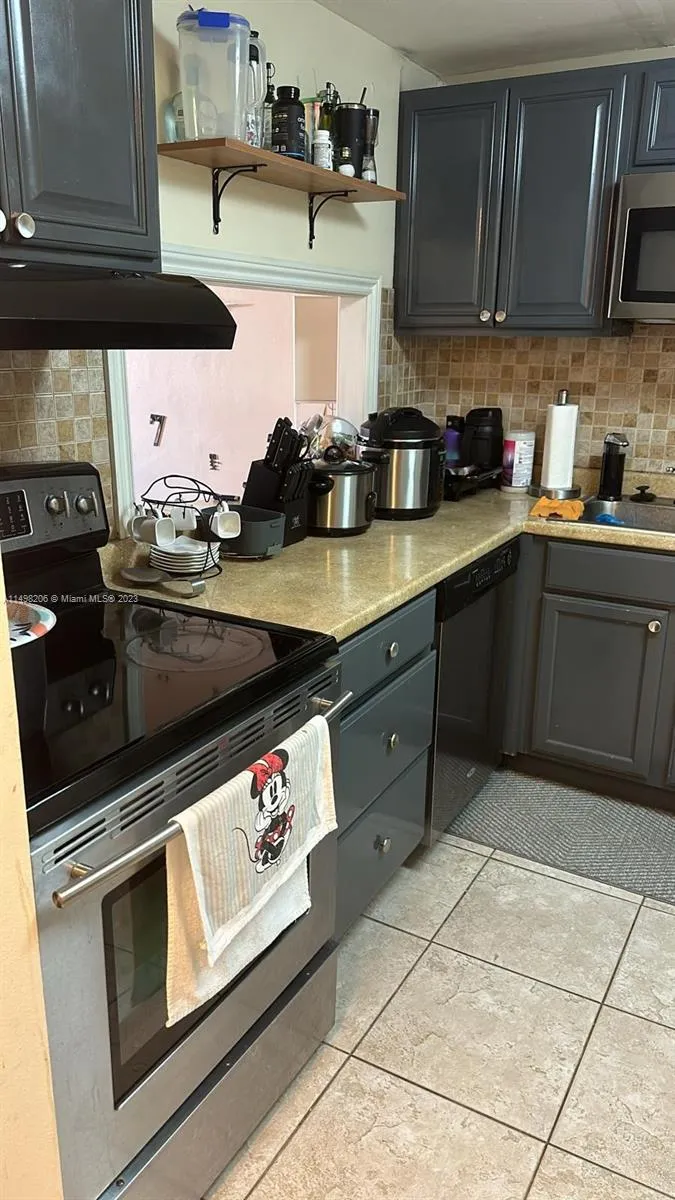 480 Executive Center Dr # 4L, West Palm Beach FL 33401