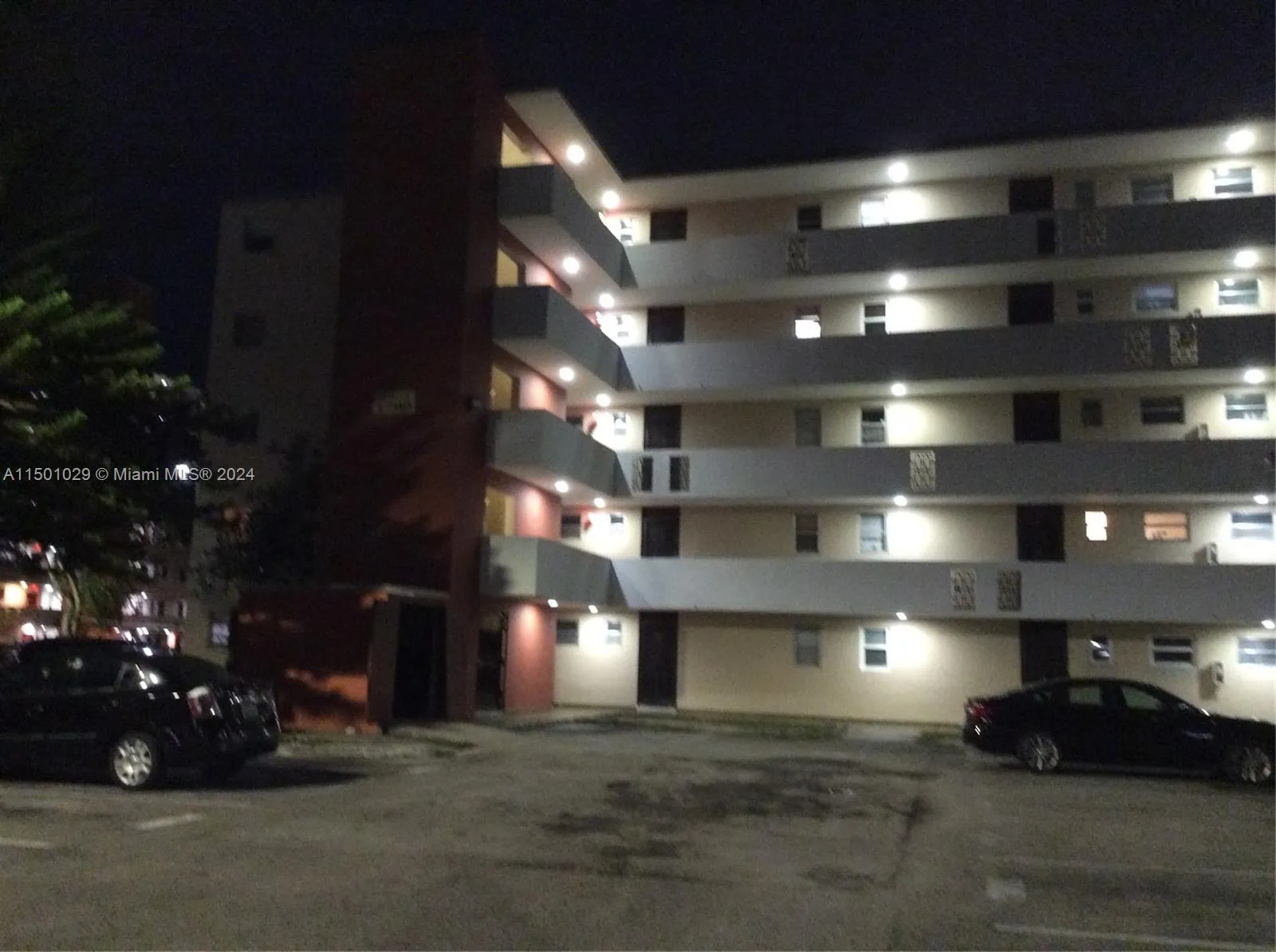 1700 NE 191st St # 304, Miami FL 33179