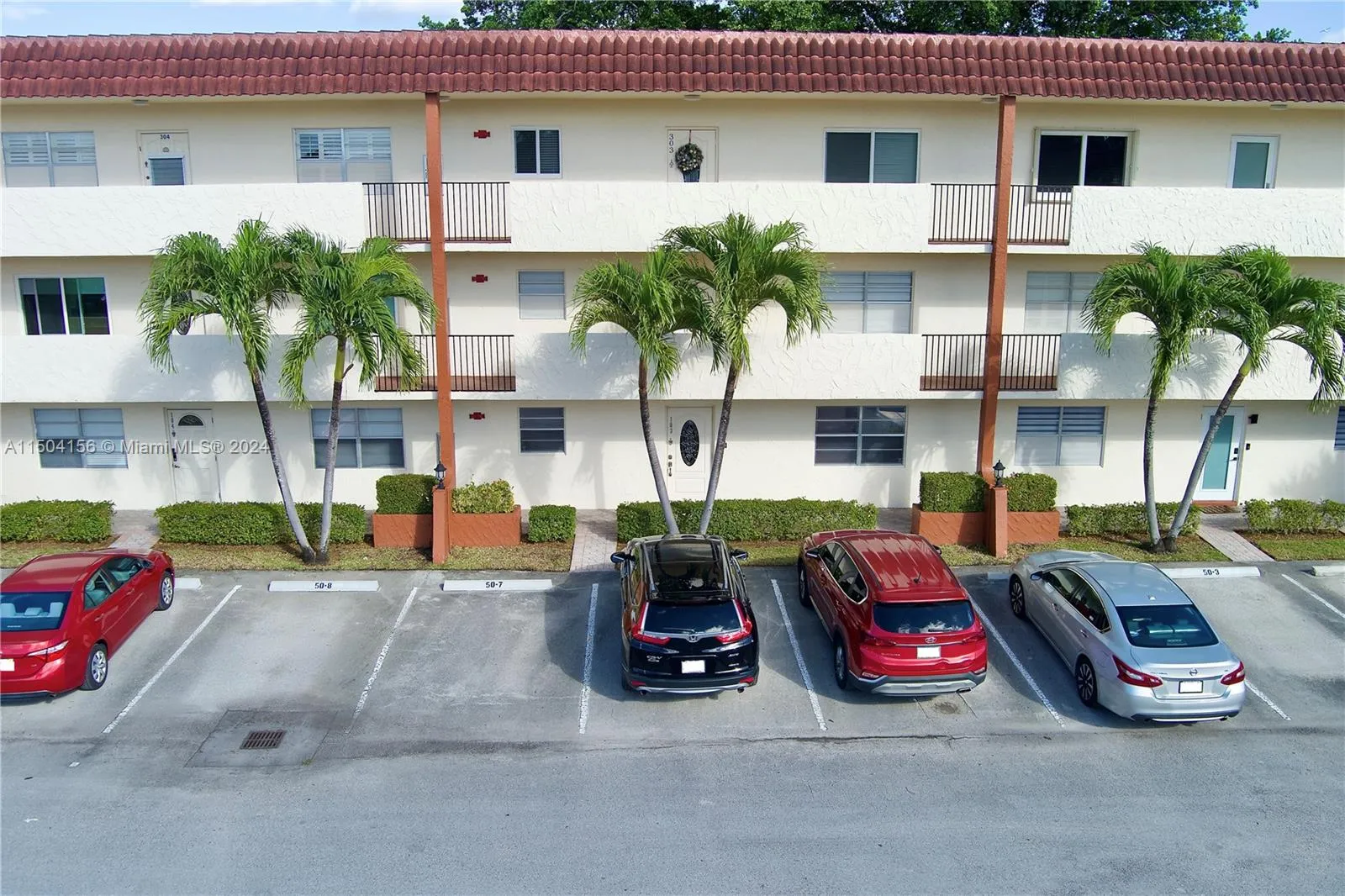 2 bedroom 2 bath for sale at 281 S Hollybrook Dr # 103, Pembroke Pines FL 33025