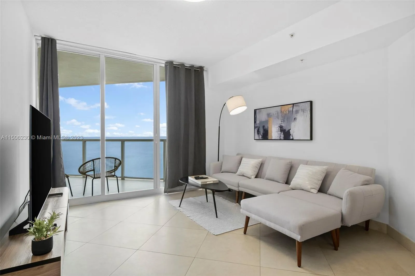 1 bedroom 1 bath for rent at 16699 Collins Ave # 1710, Sunny Isles Beach FL 33160